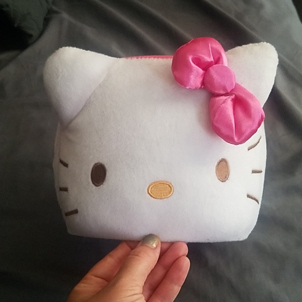 Hello kitty basket